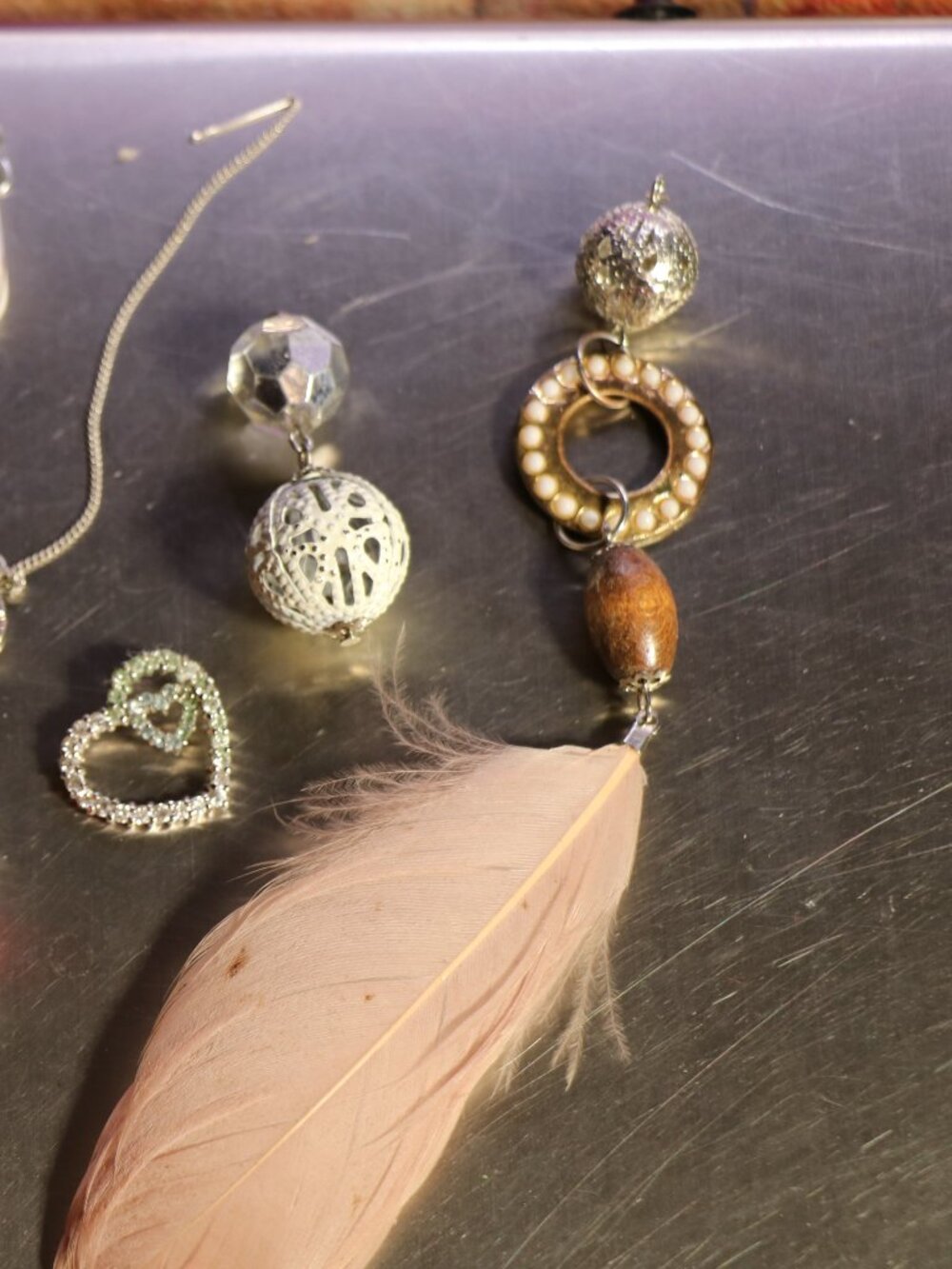 40+ Mostly Vintage Pendants,Charms, and Finales-Lot of Mixed Styles and Sizes - Picture 5 of 11